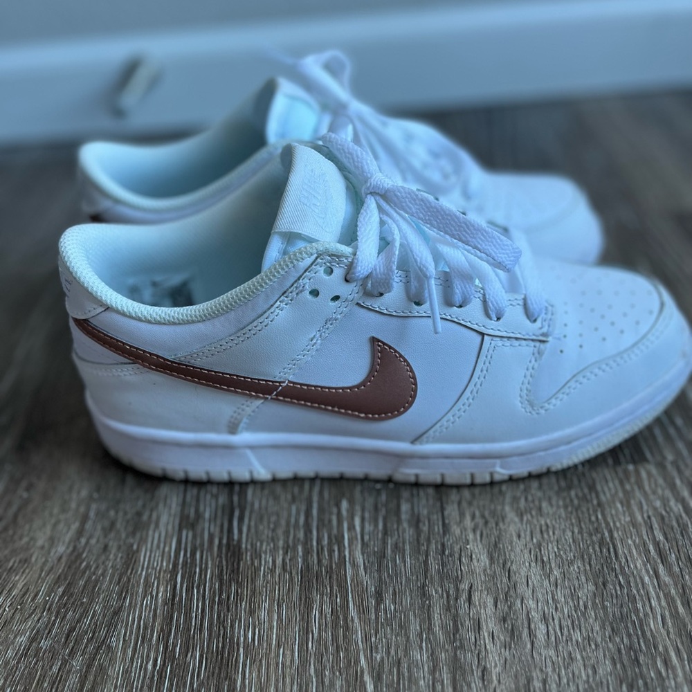 Nike dunk low sneakers